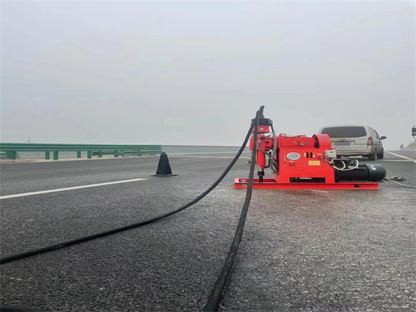 九龙马路路基路面开裂下沉注浆加固灌浆