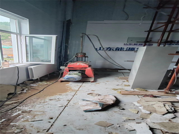 九龙地基基础下沉墙体裂缝加固注浆顶升施工